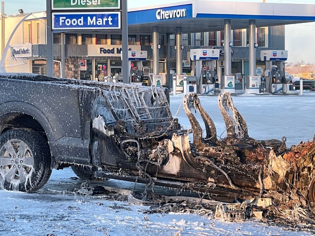 Burned truck at Chevron (Jordan Prentice, Energeticcity.ca)